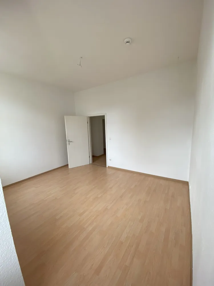 3 Zimmer Wohnung mit 97 m² in Halle (Saale) – Bild 2
