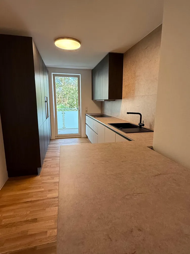 4 Zimmer Wohnung mit 139 m² in Stuttgart – Bild 2