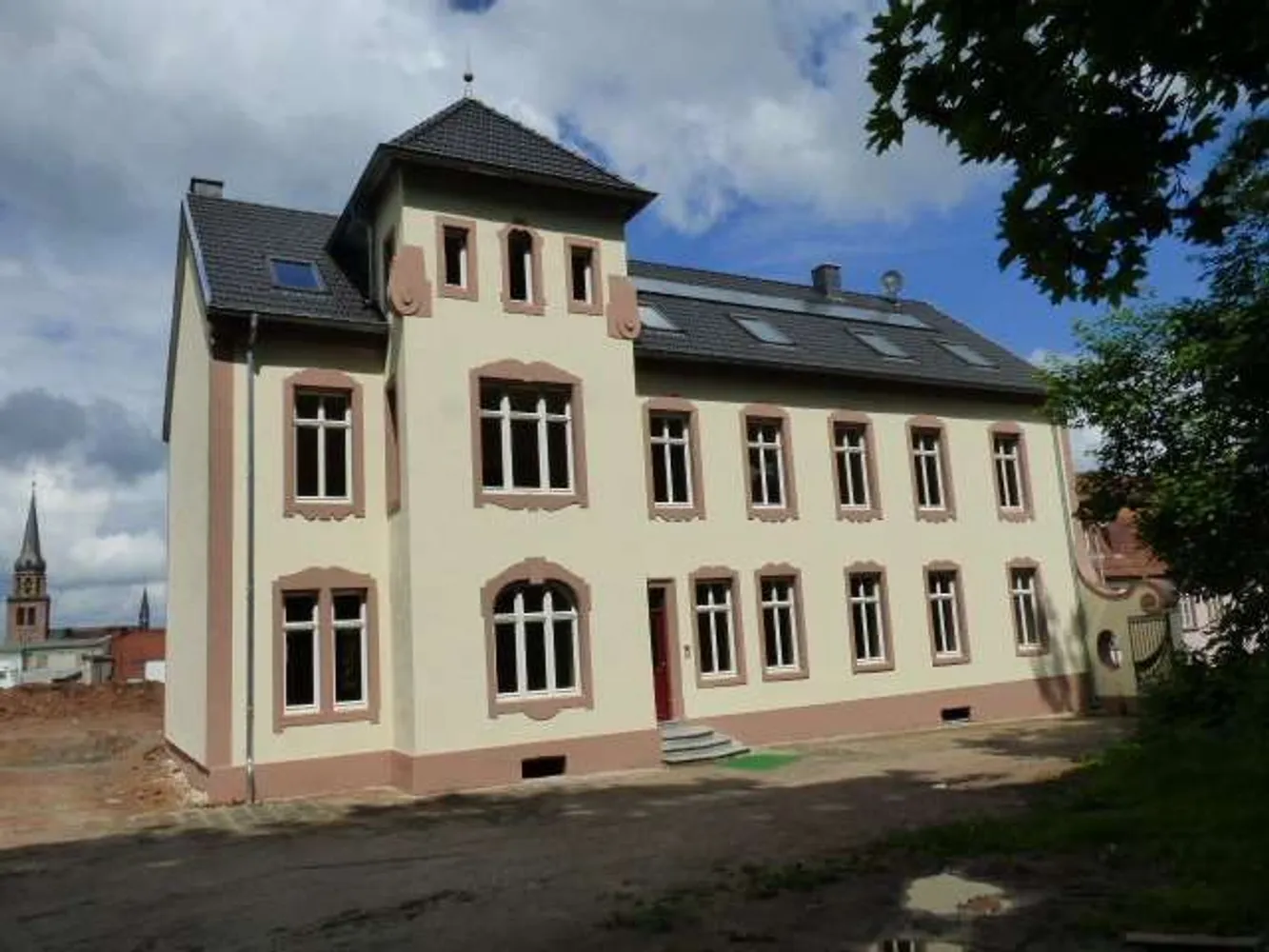 4 Zimmer Wohnung mit 160 m² in Zweibrücken – Bild 1
