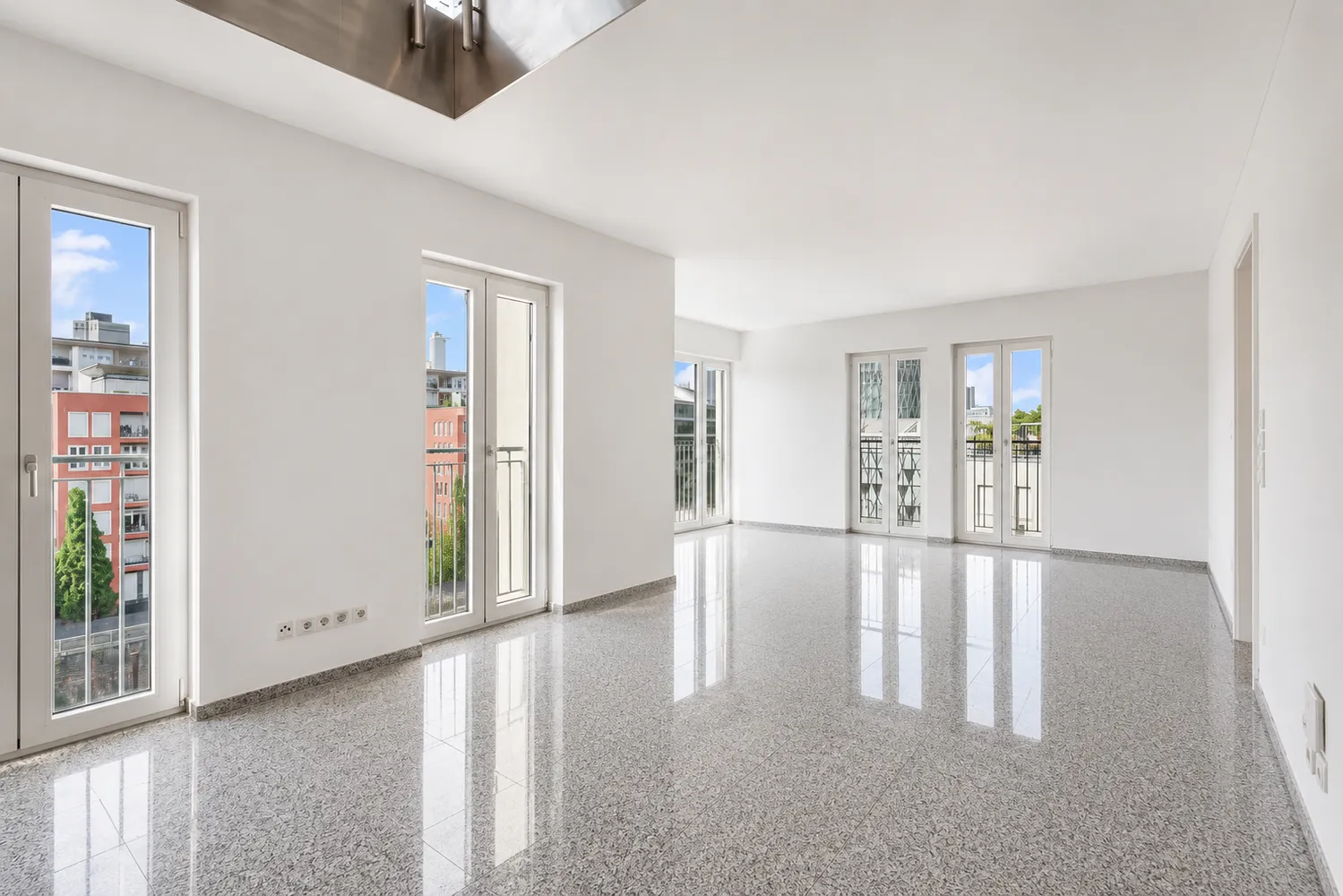 5 Zimmer Wohnung mit 237 m² in Frankfurt am Main – Bild 3