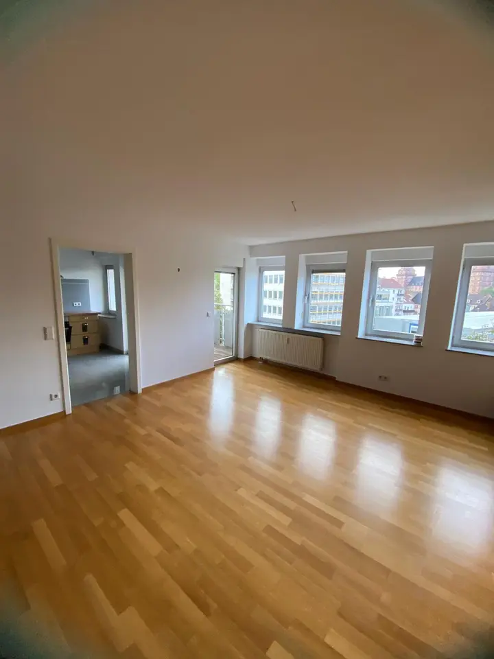 4 Zimmer Wohnung mit 148 m² in Aschaffenburg – Bild 2
