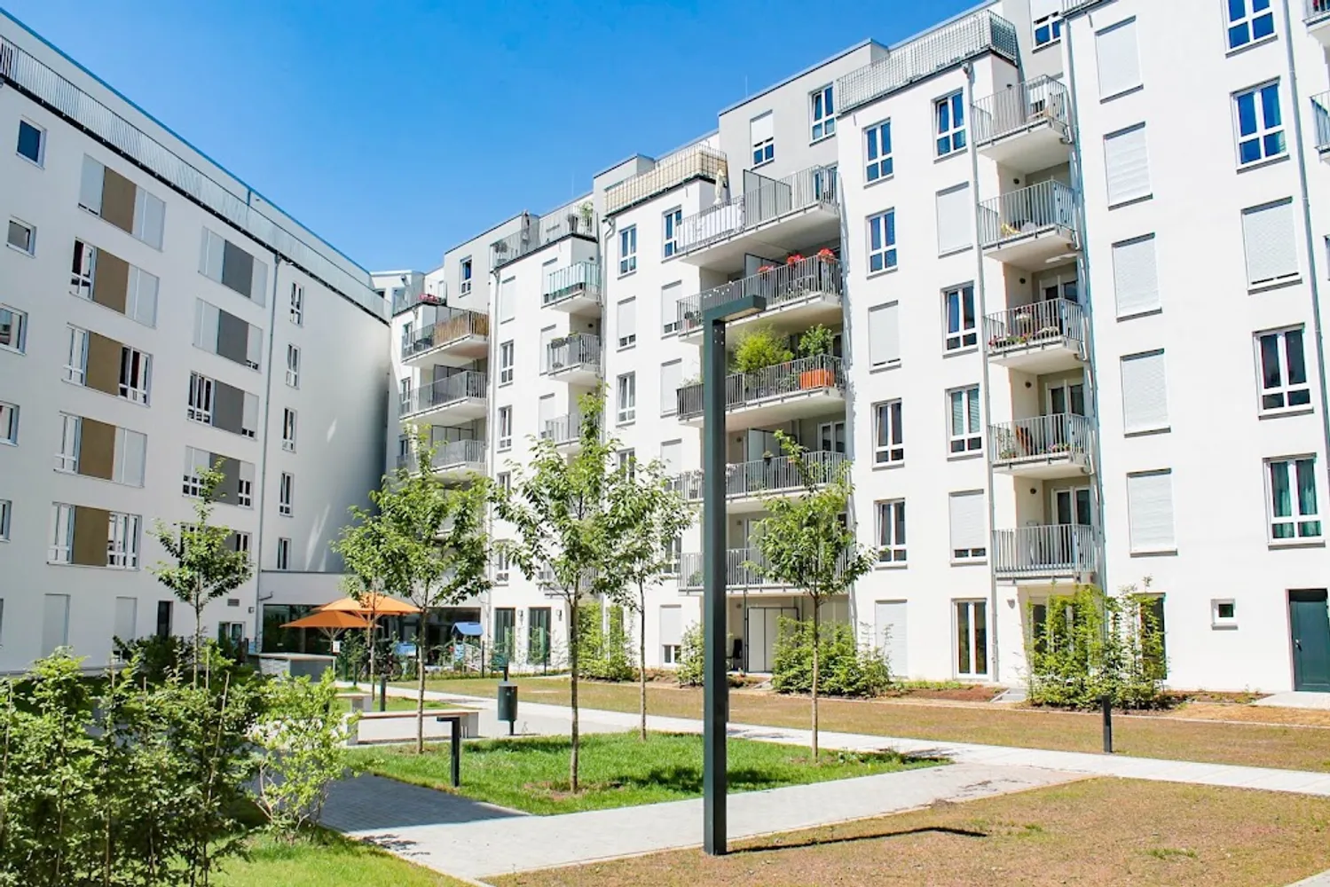 3 room apartment with 100 m² in Frankfurt am Main – Photo 1