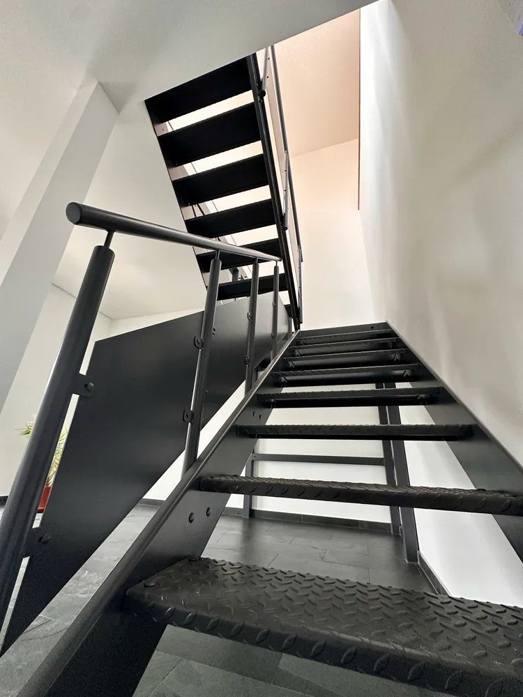 2 Zimmer Wohnung mit 98 m² in Magdeburg – Bild 1
