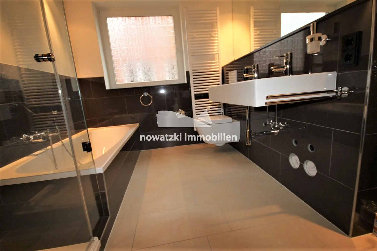 4 Zimmer Wohnung mit 123 m² in Lübeck – Bild 3