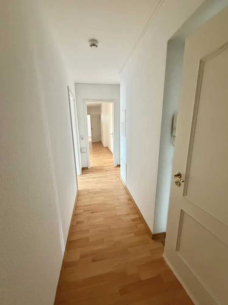 4 Zimmer Wohnung mit 150 m² in Halle (Saale) – Bild 2