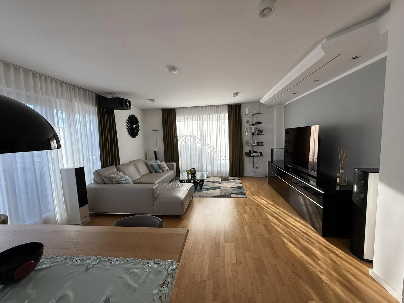3 Zimmer Wohnung mit 119 m² in München – Bild 2