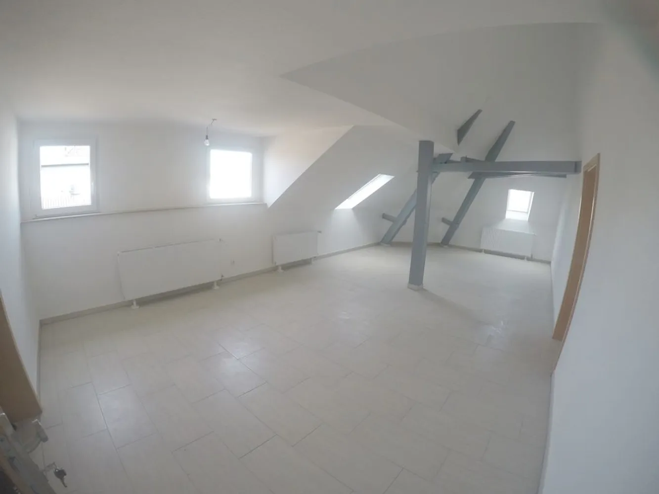 2 Zimmer Wohnung mit 75 m² in Krefeld – Bild 2