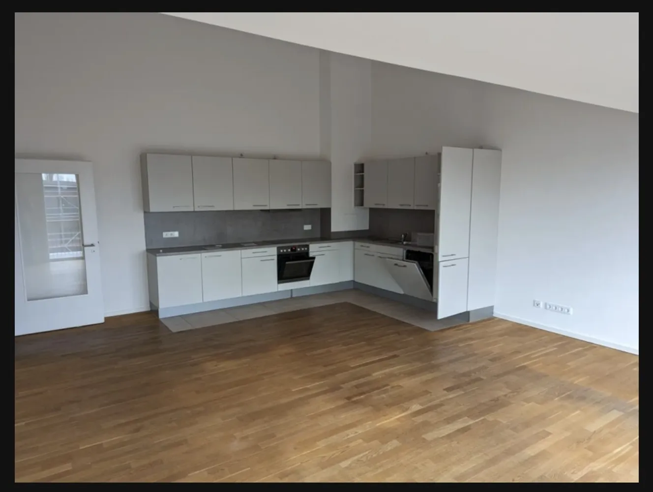4 Zimmer Wohnung mit 121 m² in Berlin – Bild 2