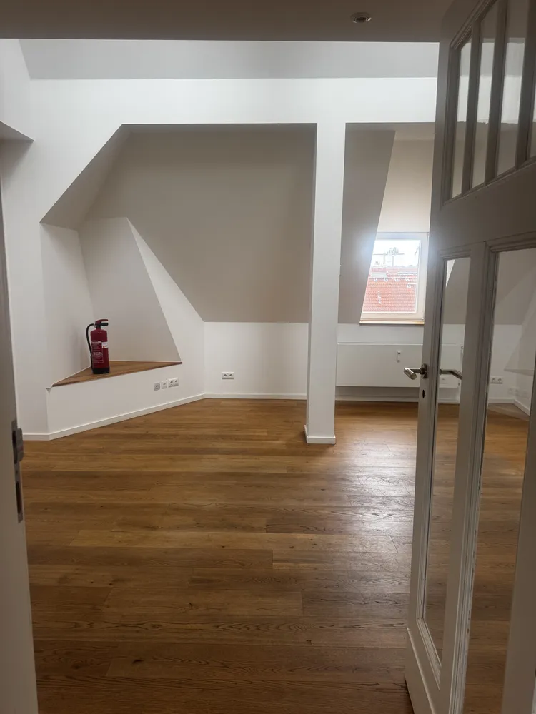 5 Zimmer Wohnung mit 152 m² in Berlin – Bild 2