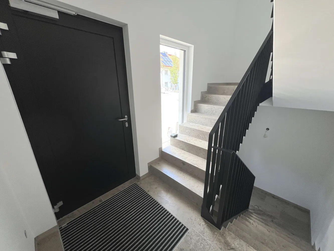 3 Zimmer Wohnung mit 90 m² in München – Bild 3