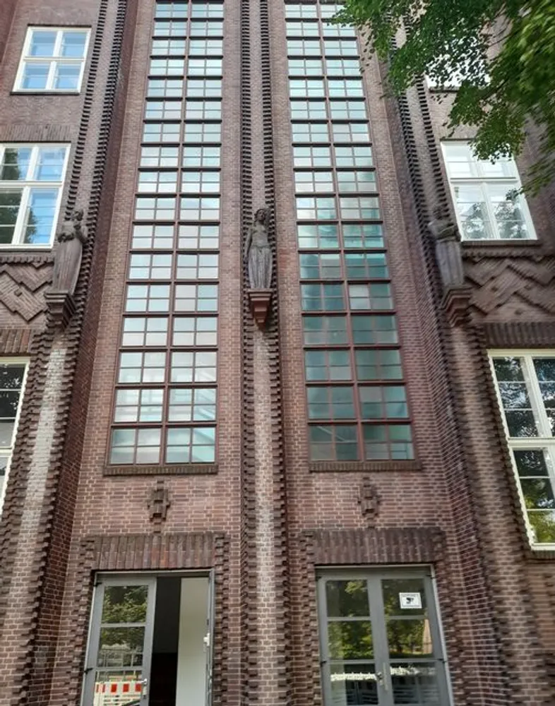 2 room apartment with 67 m² in Berlin – Photo 2