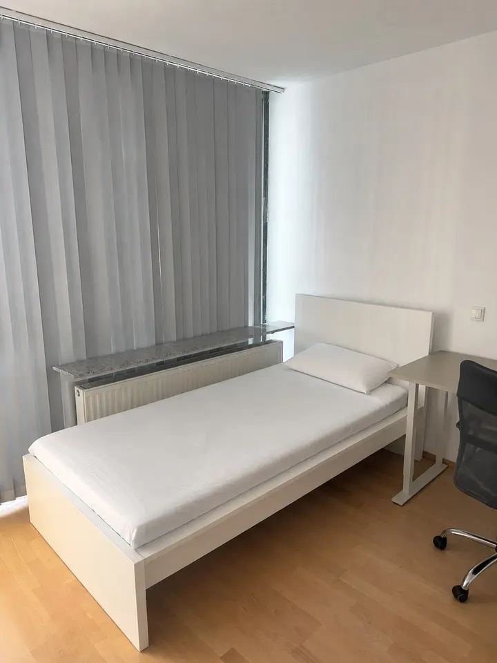 WG-Zimmer mit 12 m² in Ludwigshafen – Bild 1