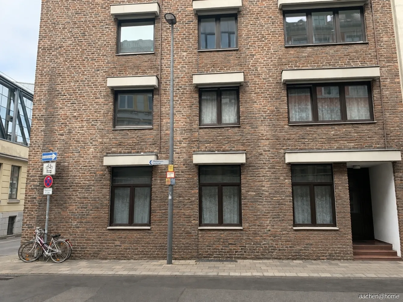 9 Zimmer Wohnung mit 200 m² in Aachen – Bild 1