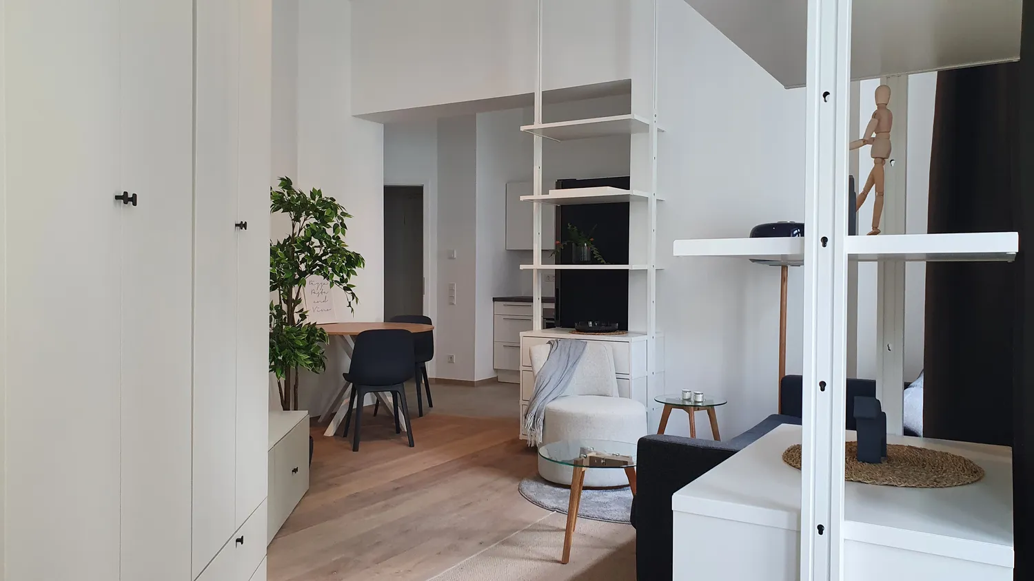 1 Zimmer Wohnung mit 38 m² in Köln – Bild 3