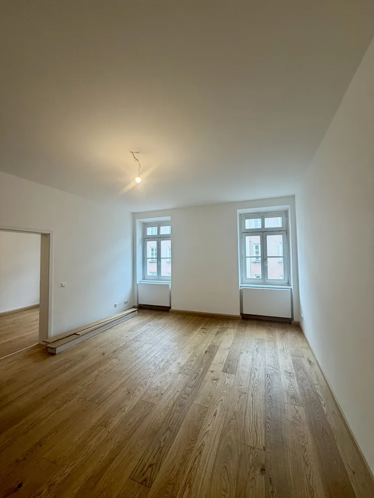 4 Zimmer Wohnung mit 120 m² in München – Bild 1