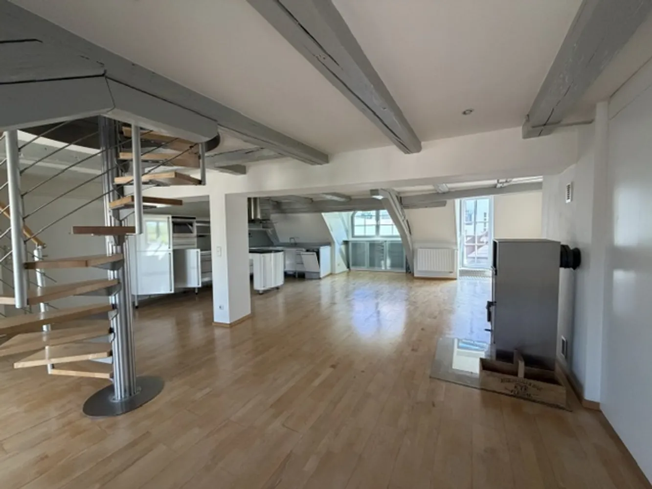 2 Zimmer Wohnung mit 105 m² in Nürnberg – Bild 2