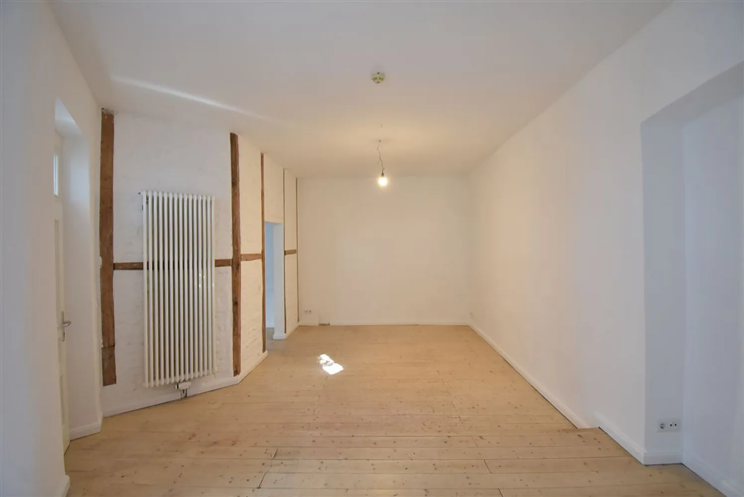 11 Zimmer Haus mit 258 m² in Düsseldorf – Bild 3
