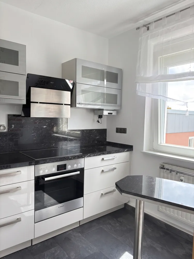 4 Zimmer Wohnung mit 92 m² in Suhl – Bild 1