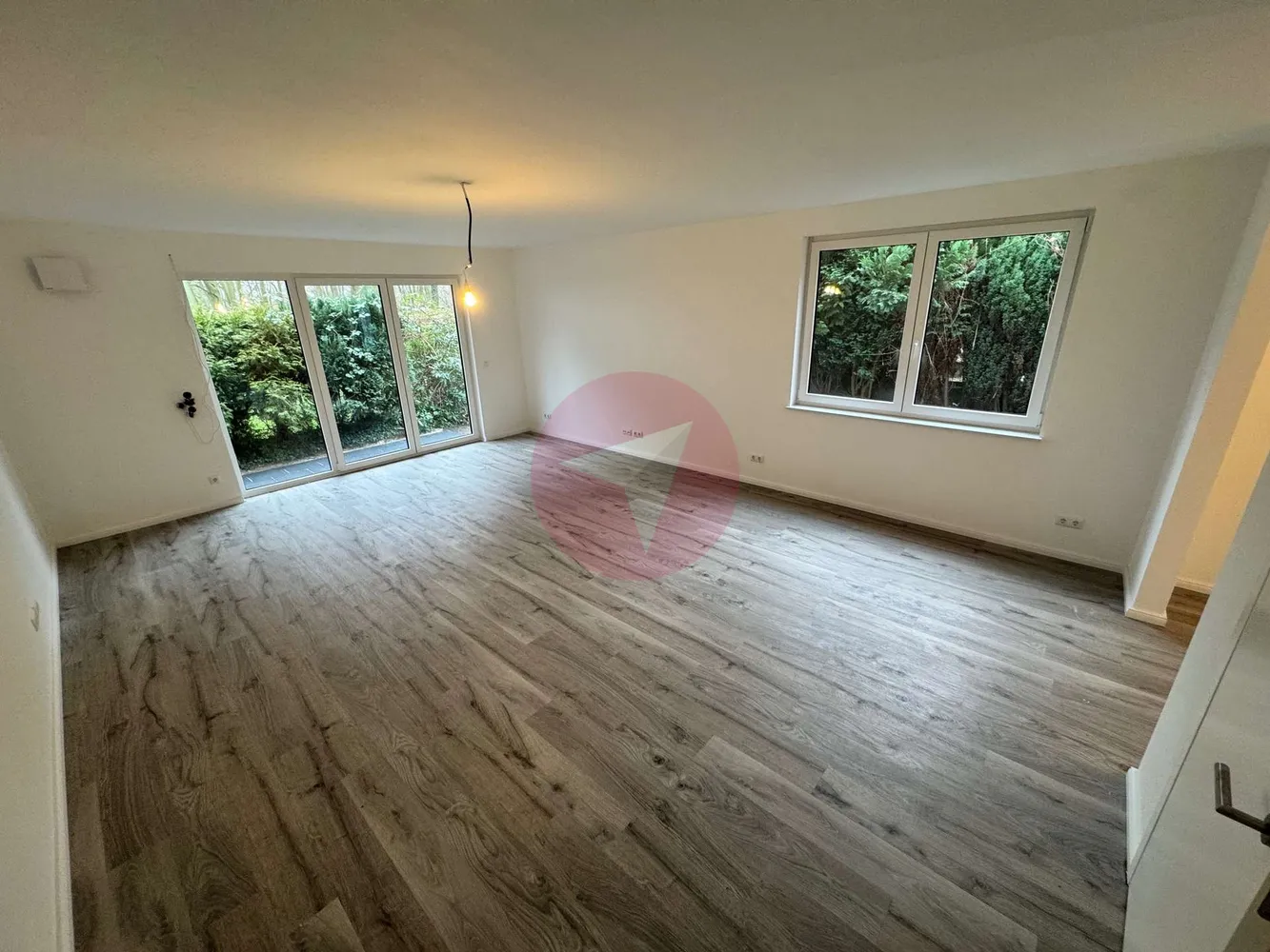 7 Zimmer Wohnung mit 202 m² in Hamburg – Bild 2