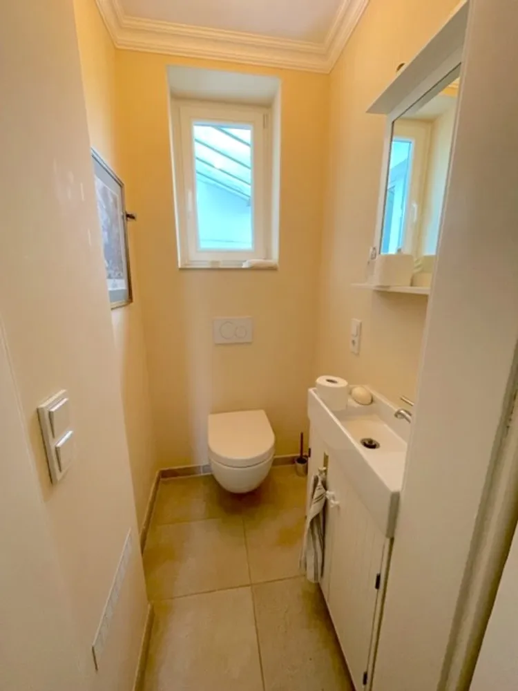 7 Zimmer Wohnung mit 137 m² in Düsseldorf – Bild 8