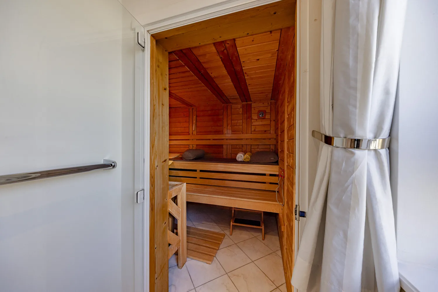 5 Zimmer Wohnung mit 217 m² in Bielefeld – Bild 5