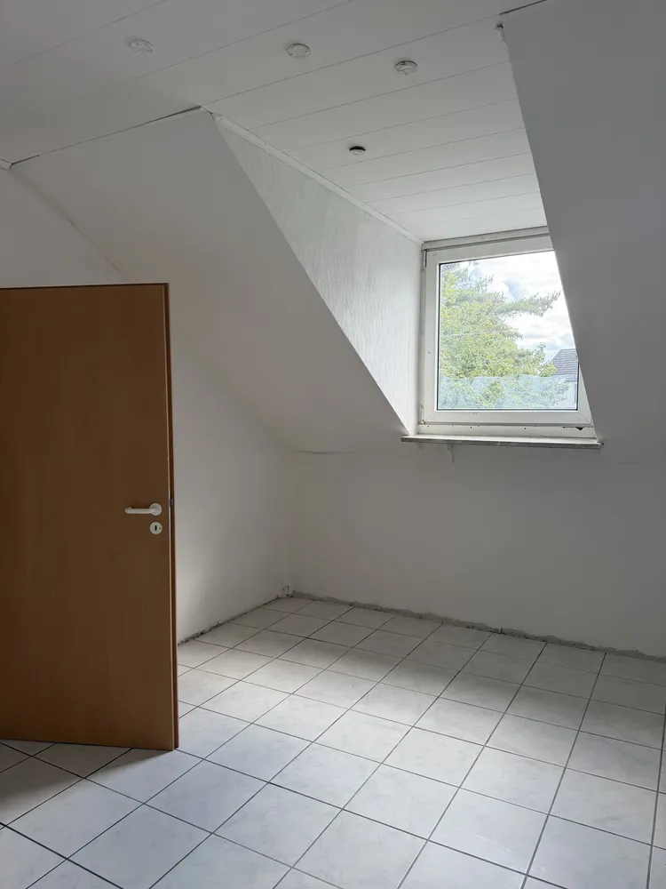 4 Zimmer Wohnung mit 79 m² in Duisburg – Bild 2