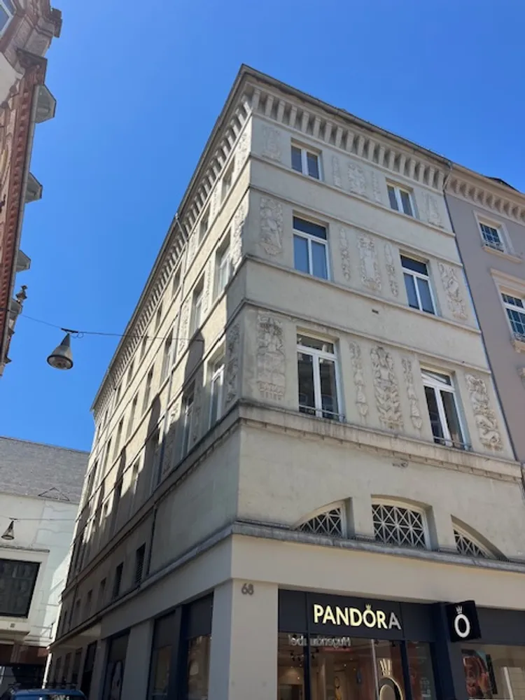 3 Zimmer Wohnung mit 108 m² in Wiesbaden – Bild 2