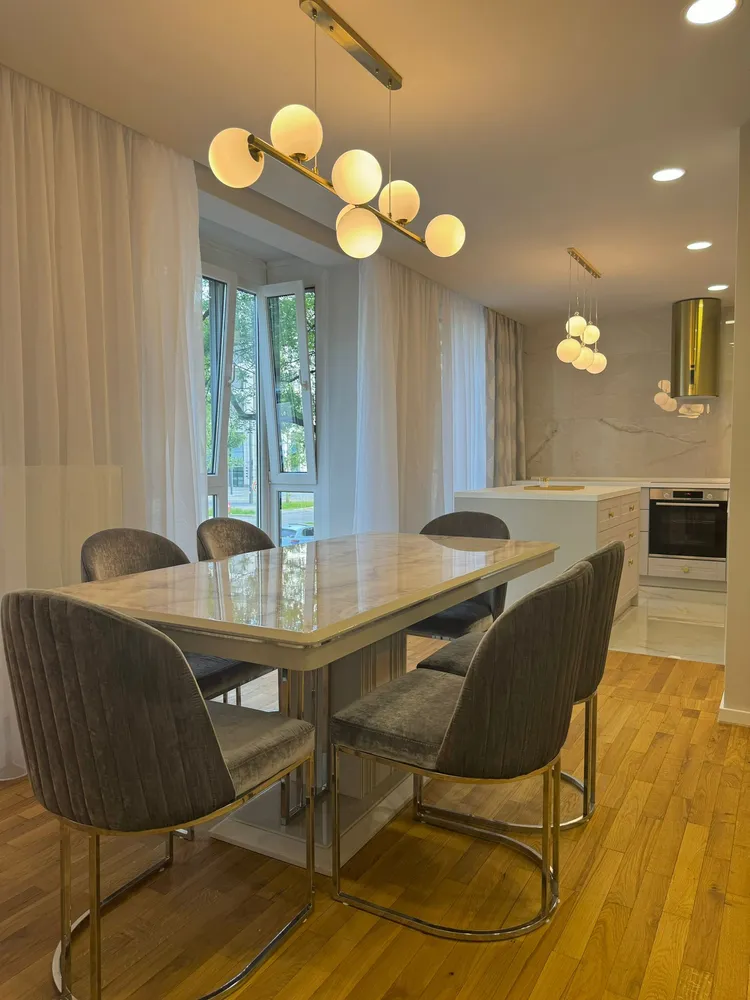 4 Zimmer Wohnung mit 121 m² in München – Bild 2