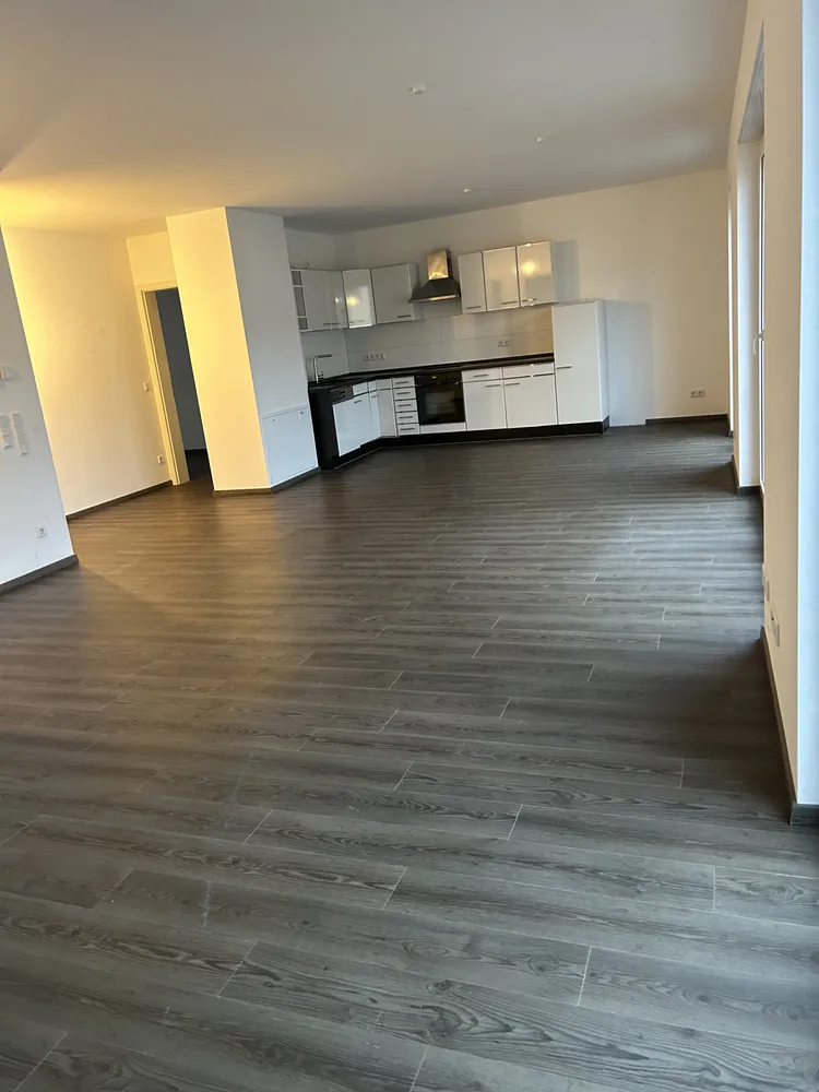 4 room apartment with 100 m² in Frankfurt am Main – Photo 1
