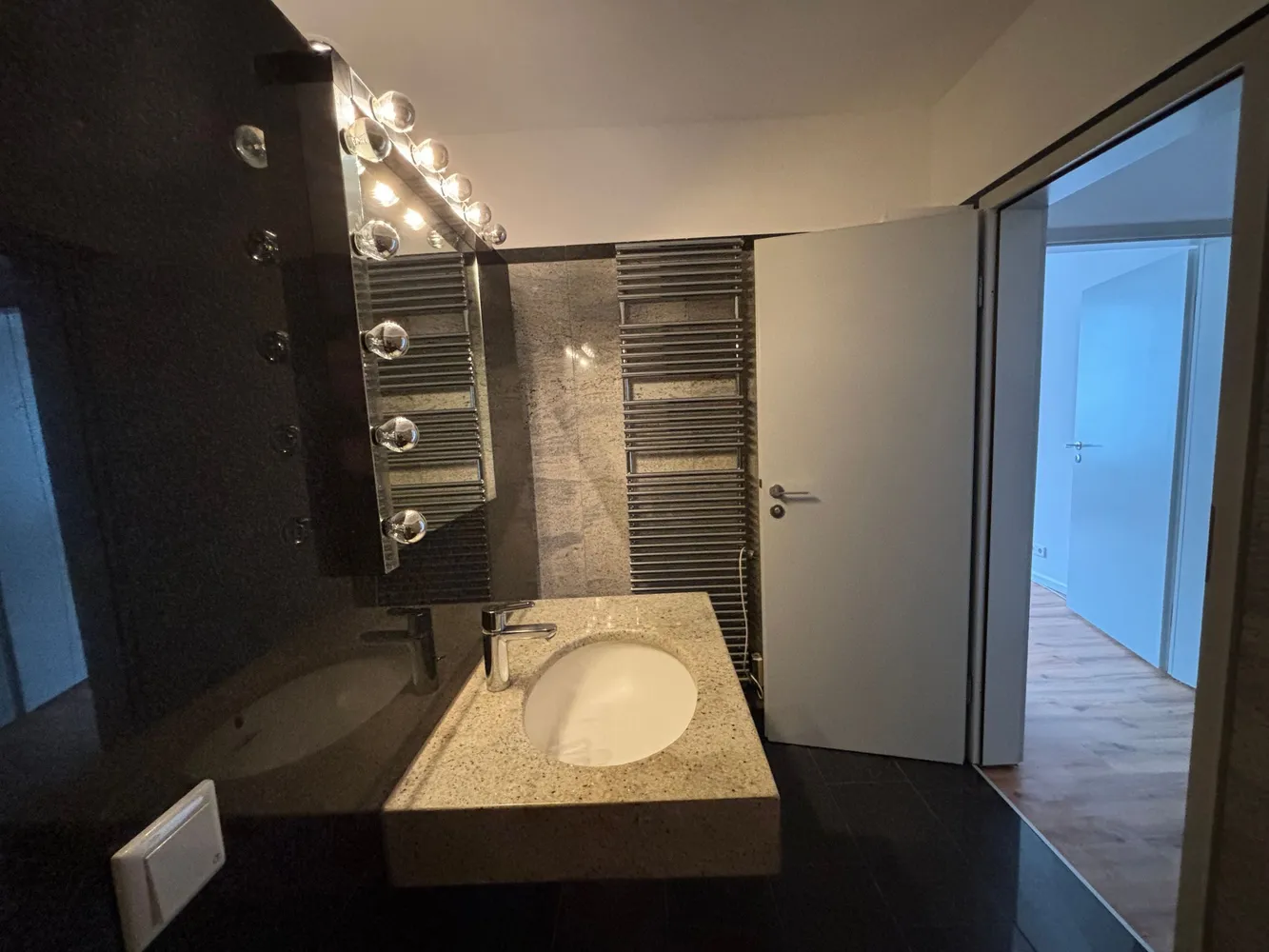 3 Zimmer Wohnung mit 116 m² in Frankfurt am Main – Bild 9
