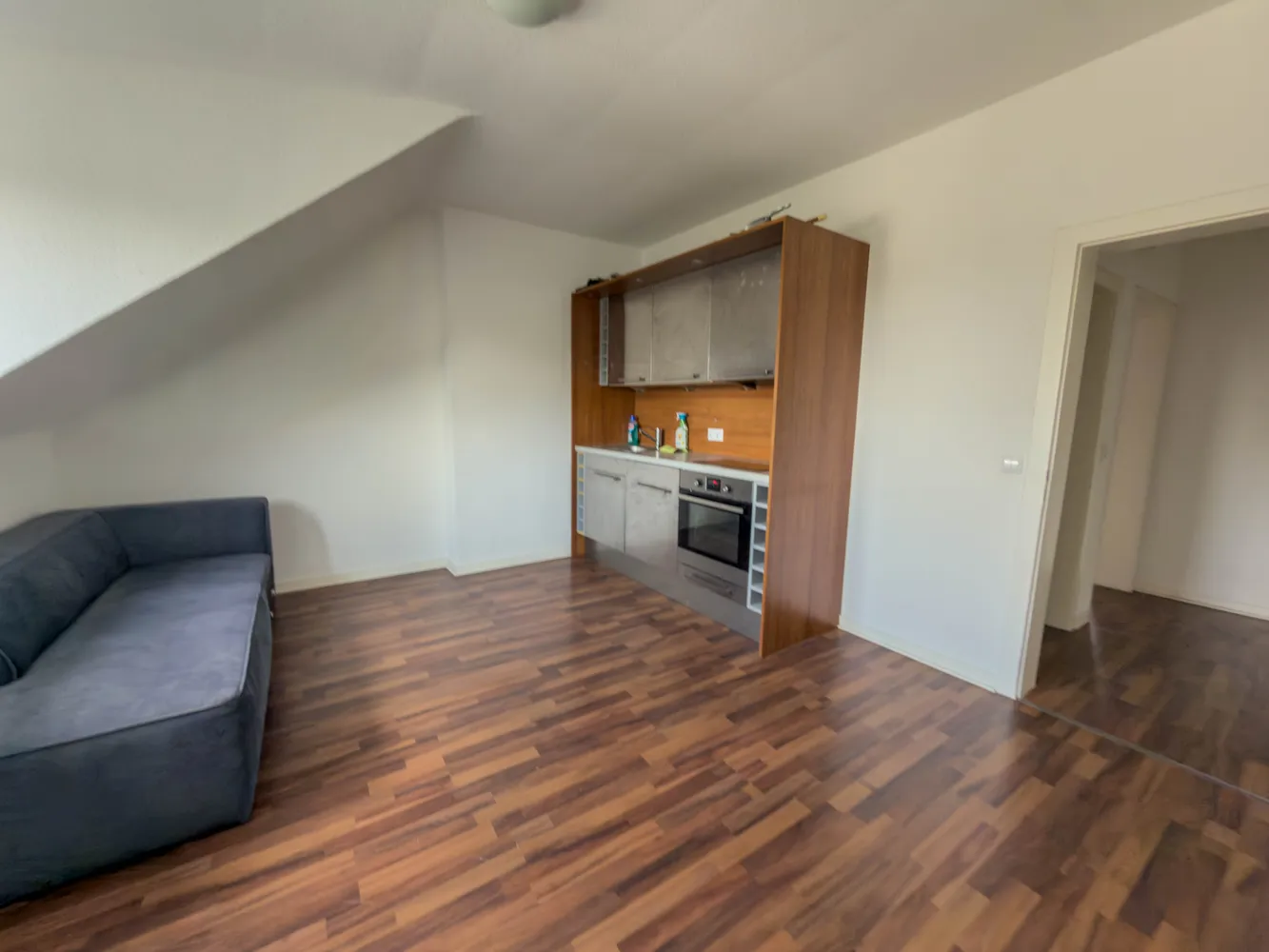 2 Zimmer Wohnung mit 38 m² in Düsseldorf – Bild 2