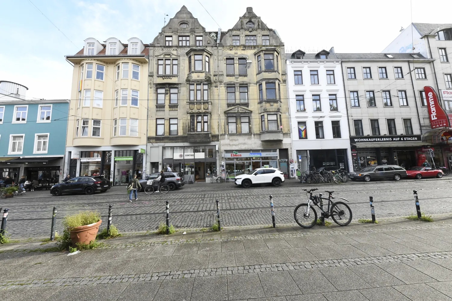 5 Zimmer Wohnung mit 143 m² in Bremen – Bild 1