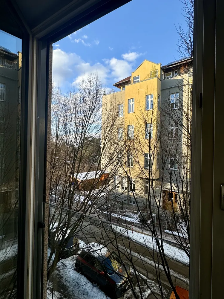 2 room apartment with 105 m² in Berlin – Photo 1
