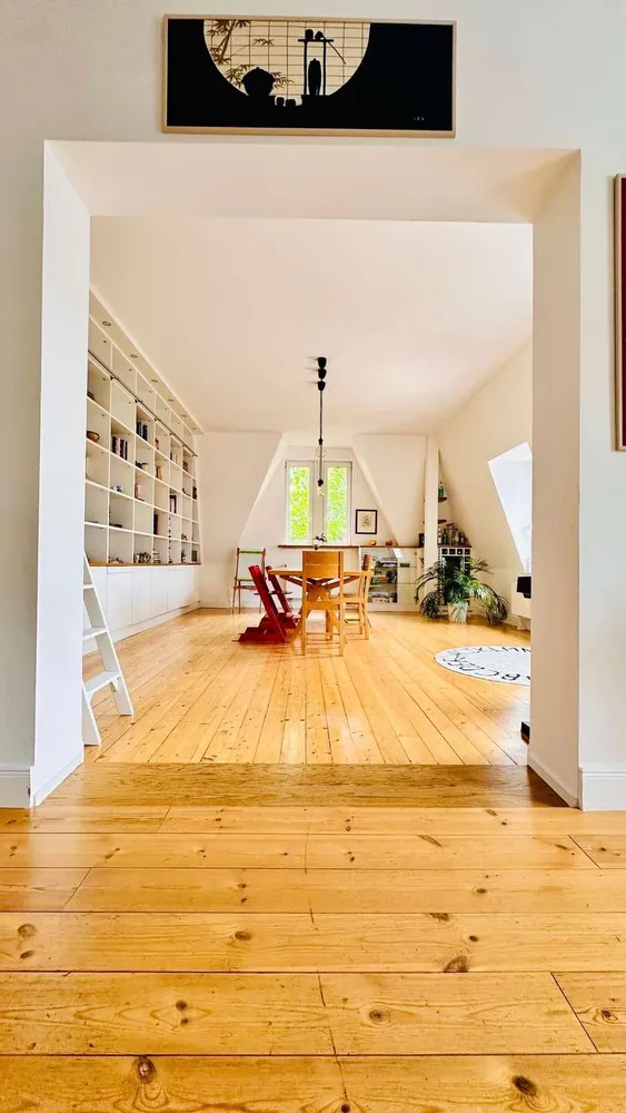 6 Zimmer Wohnung mit 260 m² in Frankfurt am Main – Bild 1
