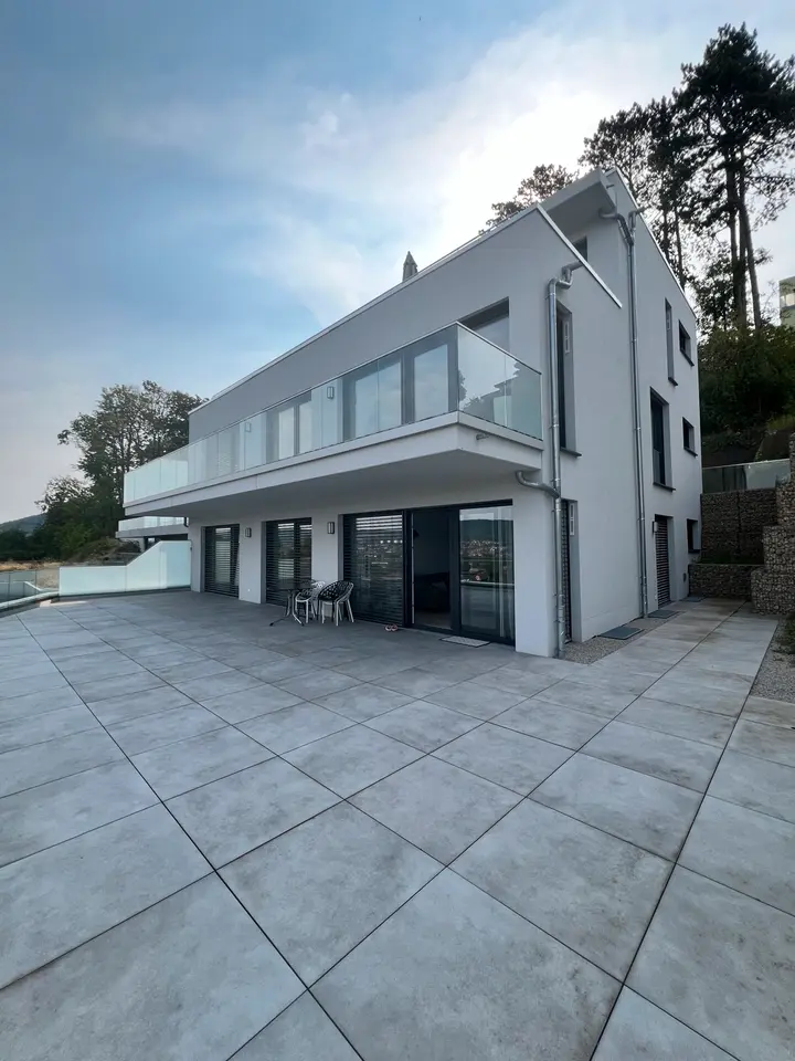 4 Zimmer Wohnung mit 180 m² in Jena – Bild 1