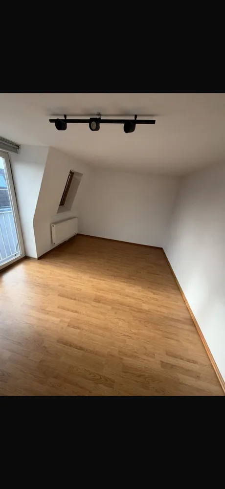 3 Zimmer Wohnung mit 110 m² in Neuss – Bild 2