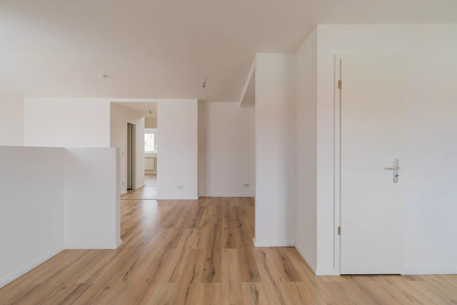 2 Zimmer Wohnung mit 77 m² in Berlin – Bild 1