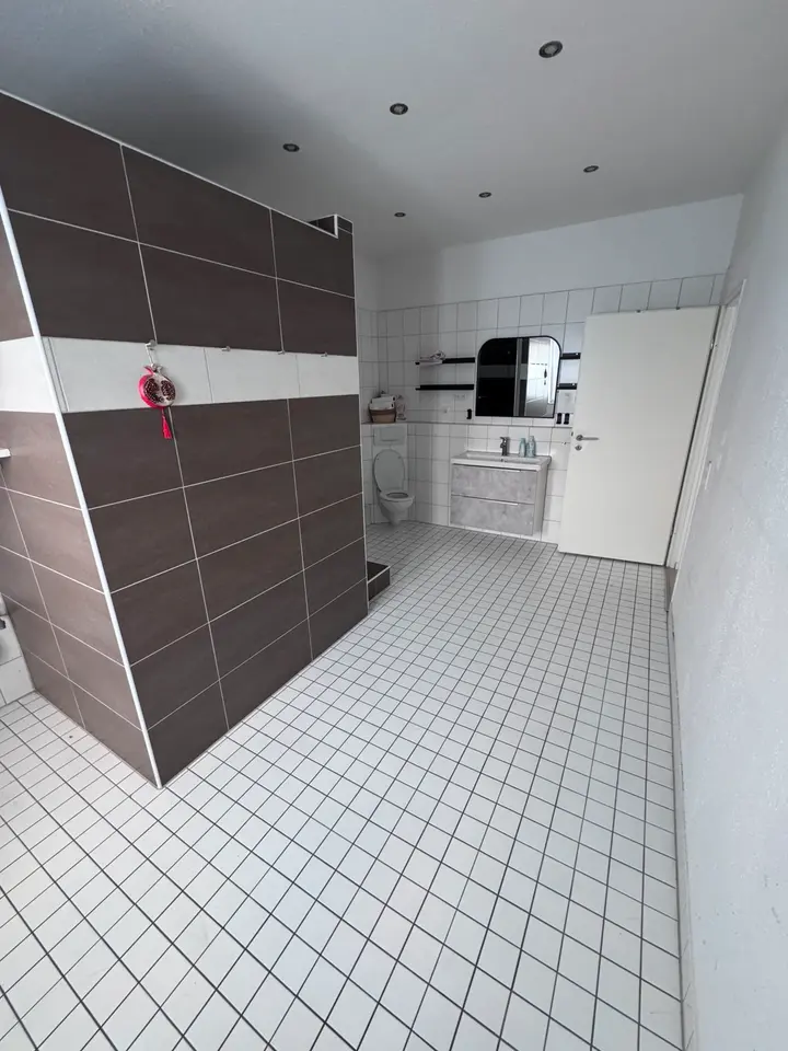 4 Zimmer Wohnung mit 120 m² in Neuss – Bild 7