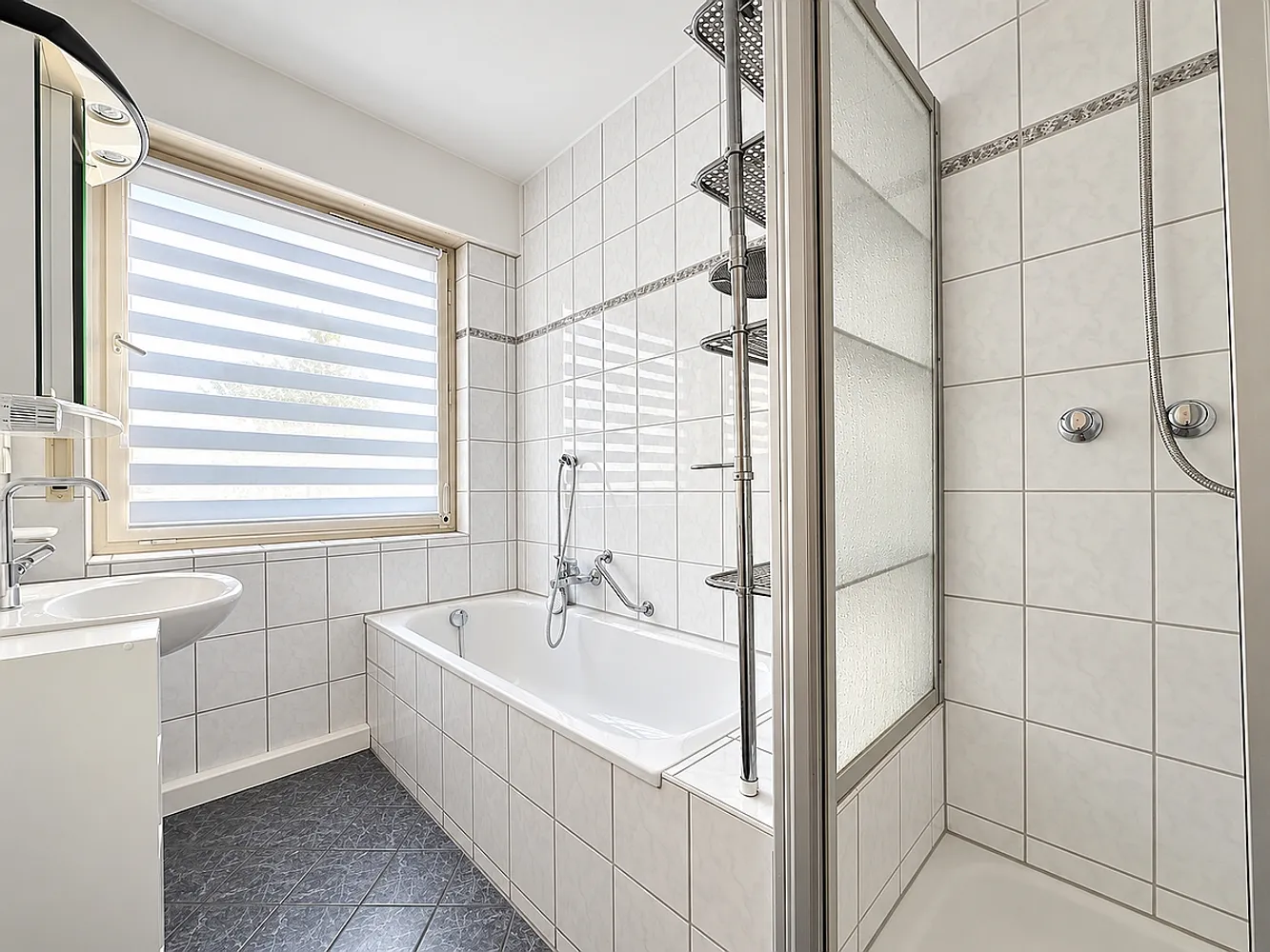 5 Zimmer Wohnung mit 96 m² in Stuttgart – Bild 9