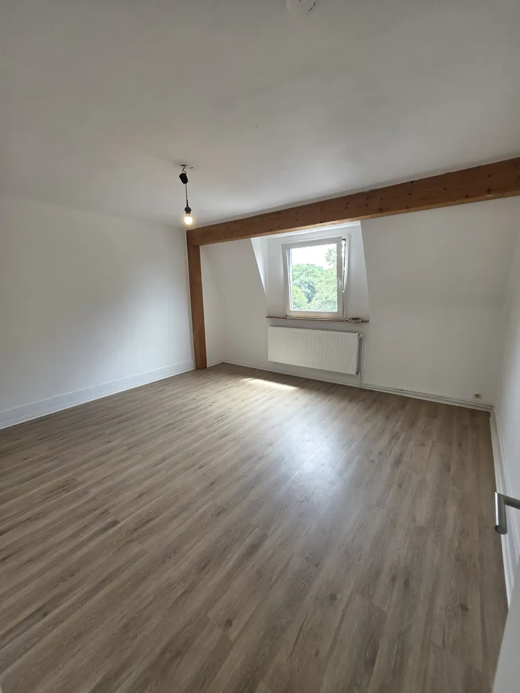 5 Zimmer Wohnung mit 105 m² in Frankfurt am Main – Bild 2
