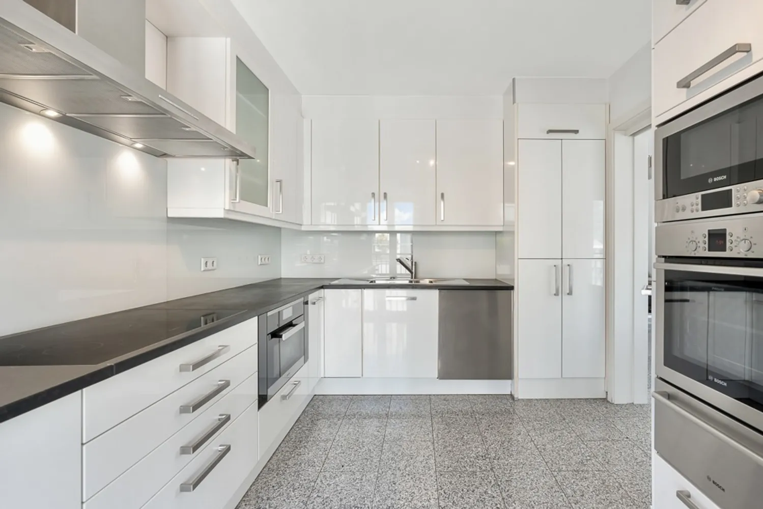 5 Zimmer Wohnung mit 237 m² in Frankfurt am Main – Bild 7