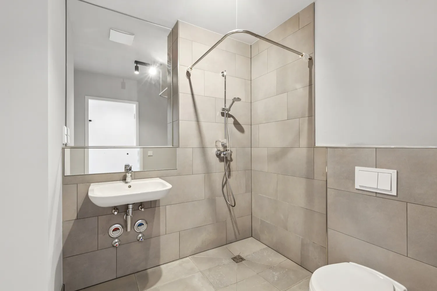 2 Zimmer Wohnung mit 63 m² in Berlin – Bild 9