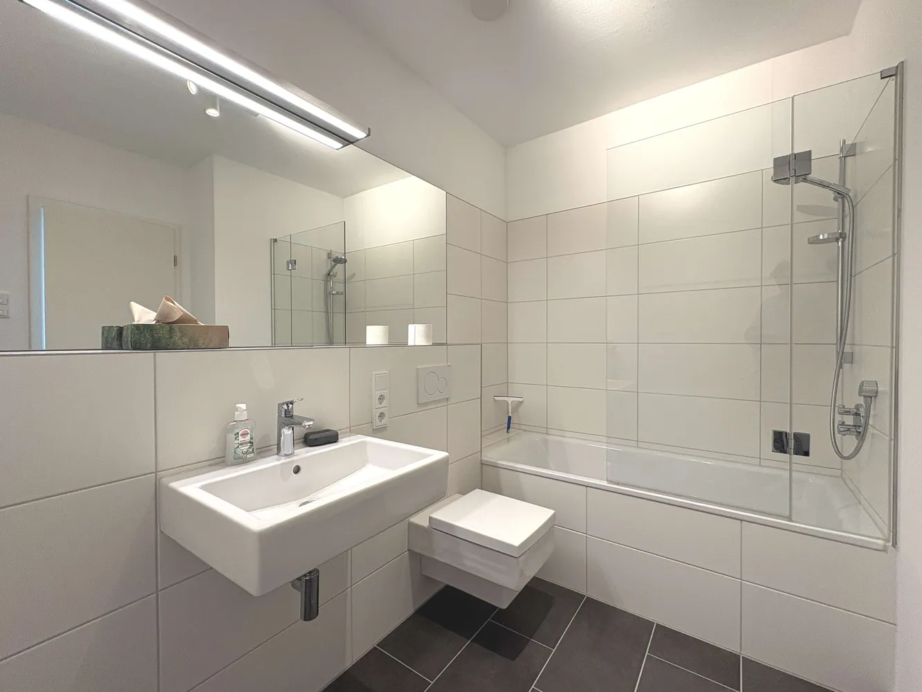 2 Zimmer Wohnung mit 76 m² in Frankfurt am Main – Bild 6