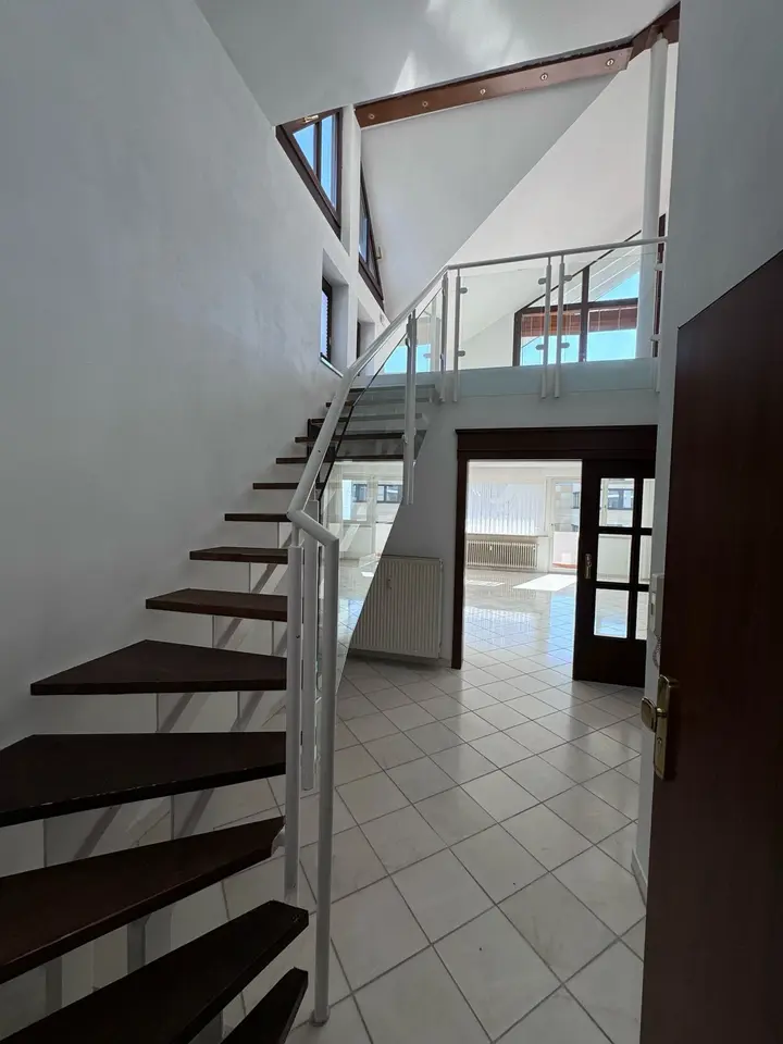 6 room apartment with 182 m² in Dietzenbach – Photo 2