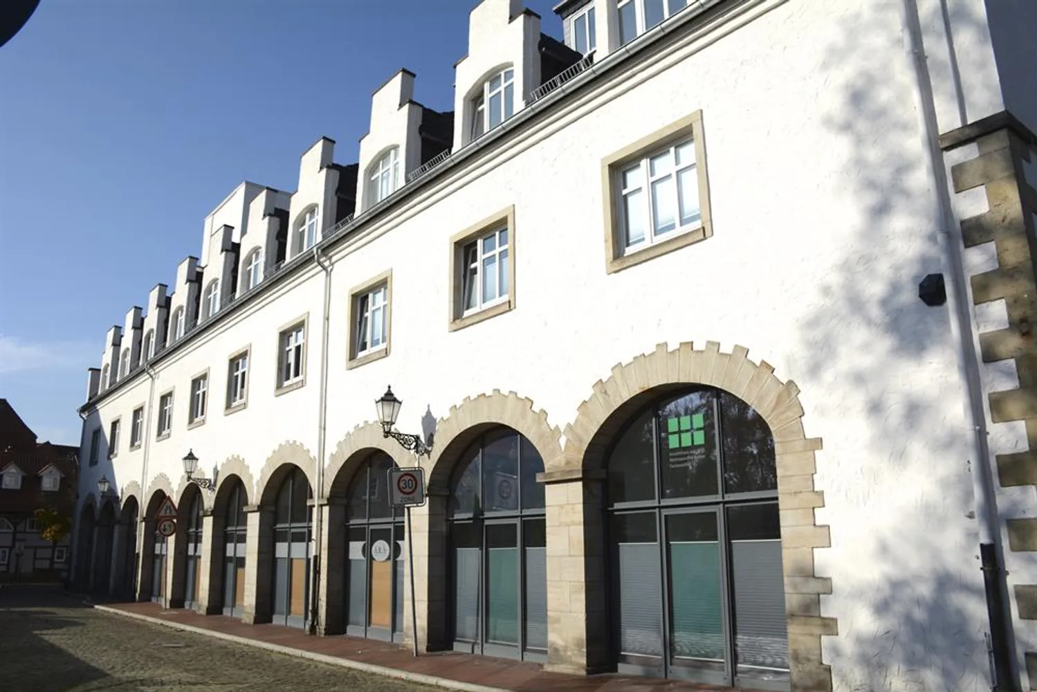 2 Zimmer Wohnung mit 67 m² in Hameln – Bild 1