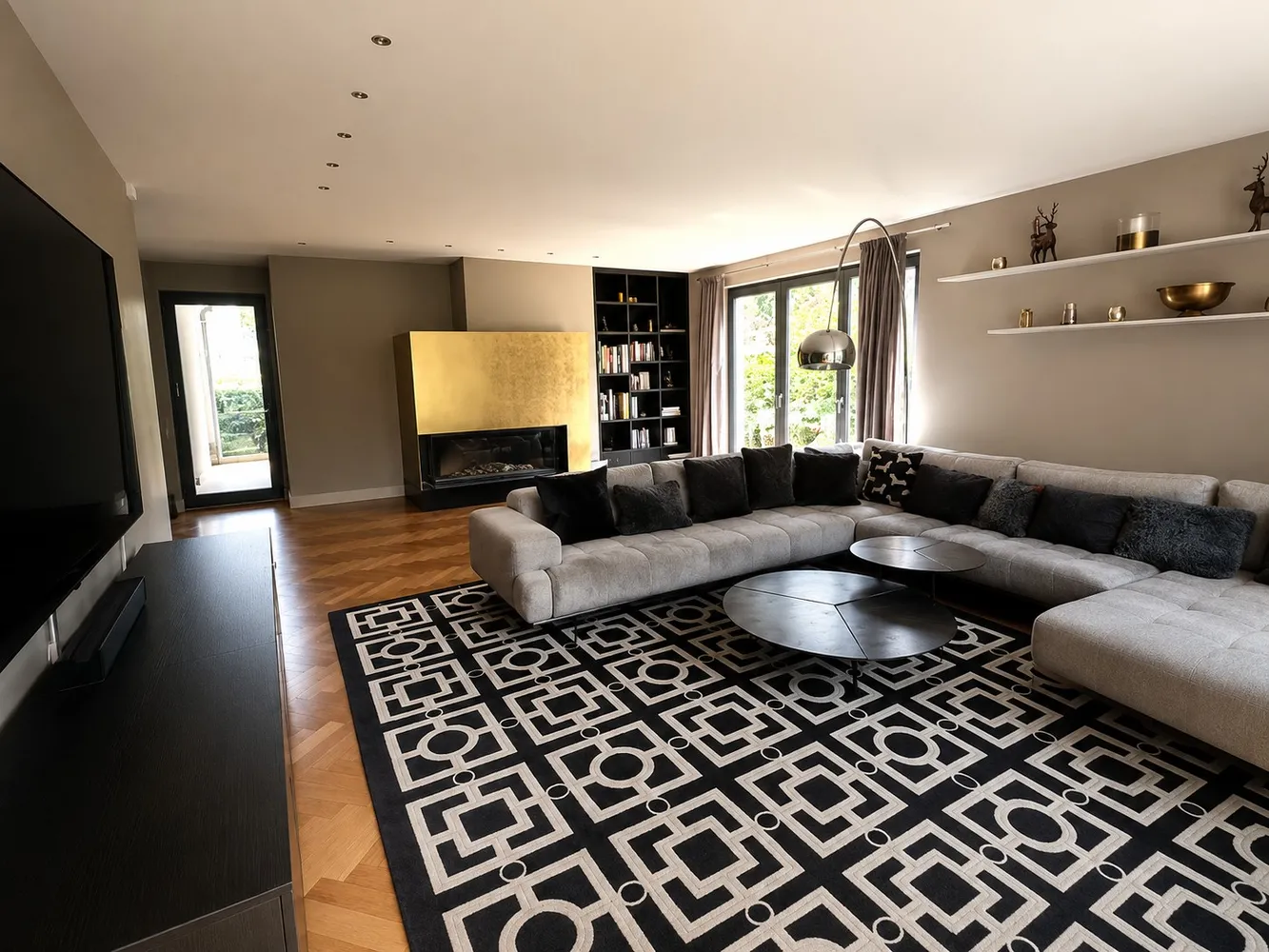 10 Zimmer Haus mit 239 m² in Hamburg – Bild 4