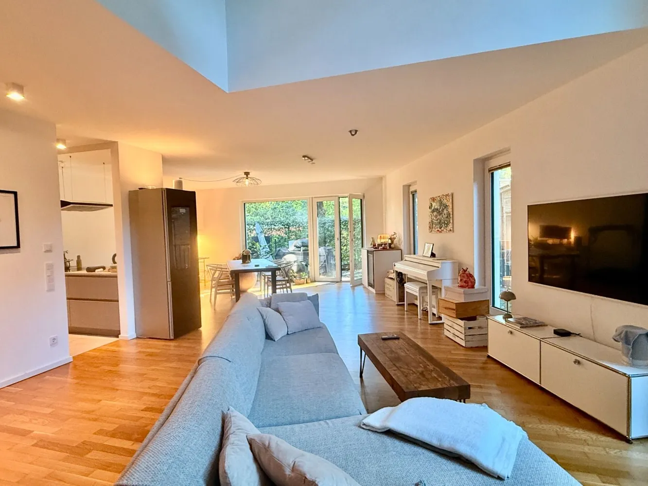 2 Zimmer Wohnung mit 130 m² in Düsseldorf – Bild 4