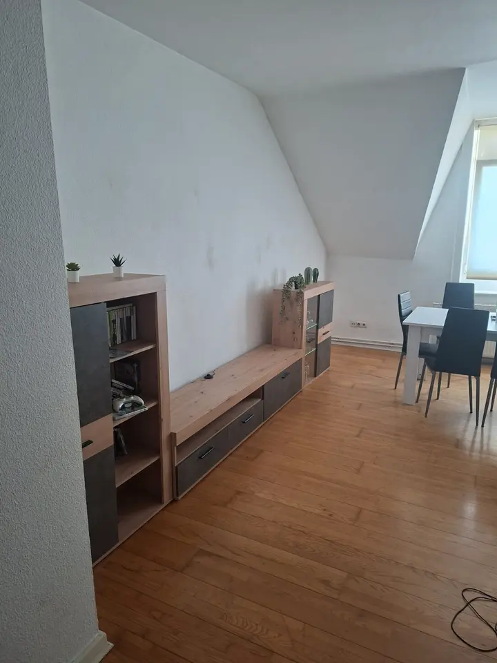 WG-Zimmer mit 35 m² in Wiesbaden – Bild 1