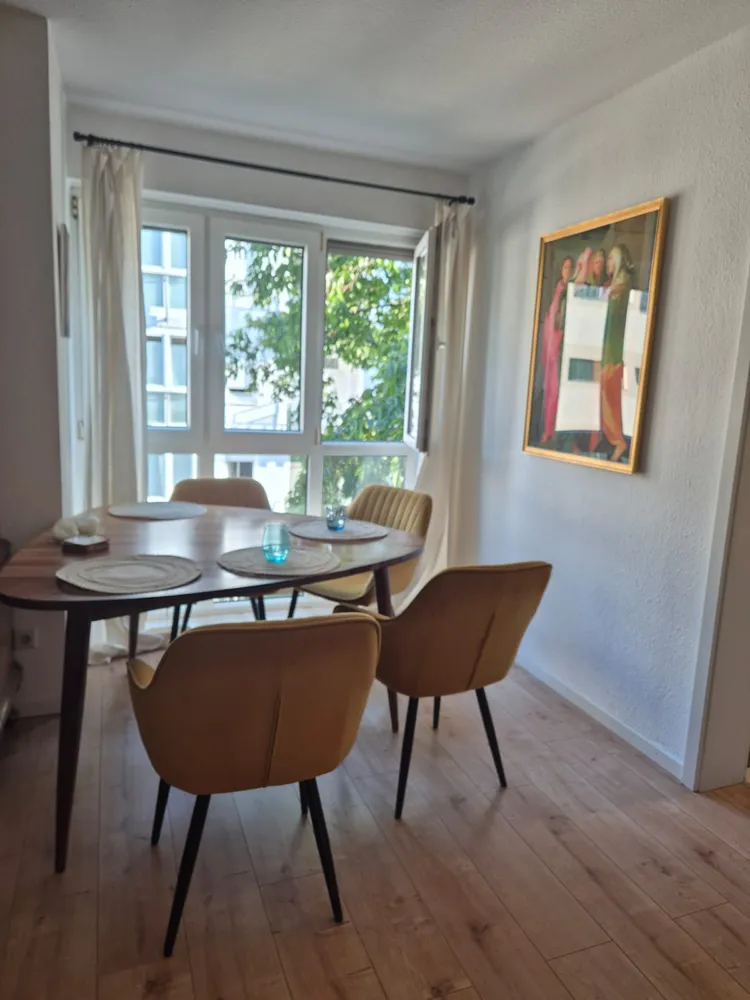 4 Zimmer Wohnung mit 69 m² in Karlsruhe – Bild 2