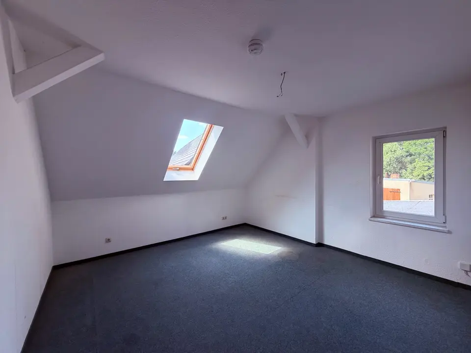 4 Zimmer Wohnung mit 120 m² in Bitterfeld-Wolfen – Bild 2